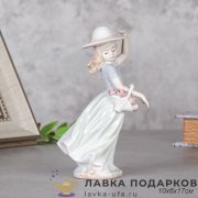 HP-Ф / Статуэтка «Девочка с корзинкой» фарфор зеленая пастель высота 17 см HP0079 