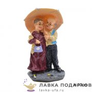 YG-П / Статуэтка «Бабушка и Дедушка под зонтом» большая цветная полистоун 17см YG752 