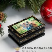 УК-К / Шкатулка из камня «Ларец с каменной росписью» 12х8х9см змеевик 1043 