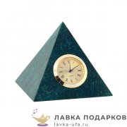 УК / Часы настольные из камня «Пирамида» 08 х 08 х 08 см. змеевик нефрит 3187  