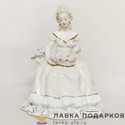 Seltmann / Статуэтка «Дама с корзинкой роз, сидит» 20 х 18 см. пастель ХР_3156 