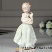 Seltmann / Фигурка «Девочка с щенком на руках» 17 х 10 см. пастель 483.8738 