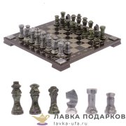 УК / Шахматы из камня с гравировкой «Торнамент» 36 х 36 см. мрамор + змеевик  (в кейсе) 