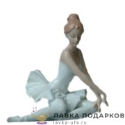 HP-Ф / Статуэтка фарфоровая «Балерина перед выступлением», 10 см, белая пастель, HP-213 