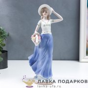 Seltmann / Статуэтка «Цветочница в шляпке» 30 х 13 х 10 см. лепнина, позолота 610.692 