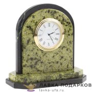 УК / Часы настольные из камня «Арка» 14 х 14 х 08 см. змеевик св. 0600 