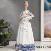 Seltmann / Статуэтка «Девушка в бальном платье с букетом» 31 х 14 см. голубой с позолотой 483.8740 