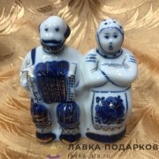 Гжель / Статуэтка «Дед и баба» 08 х 07 х 04 см. позолота авт. Неплюев В.В. 