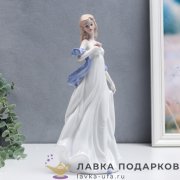 HP / Статуэтка фарфоровая «Дама с палантином и цветком в руке» 31 см — 610.679 