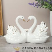 B-Ф / Статуэтка «Лебеди» фарфор с позолотой высота 9 см размер 15х5 см B2470 