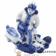 Гжель / Статуэтка Гжель «Хозяюшка» 13х08 см — авт. Окулова З.В. 