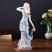 Seltmann / Статуэтка «Девушка с розой в руке» 31 х 11 х 10 см. 455.9540 